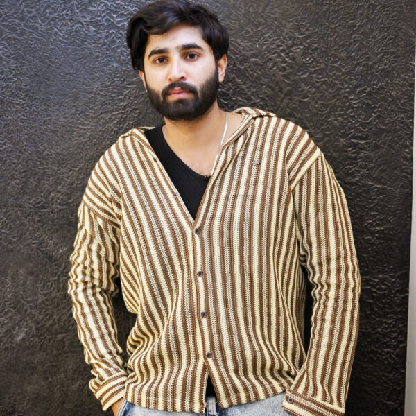 full-sleeve shirt with a collar-knitted polo style